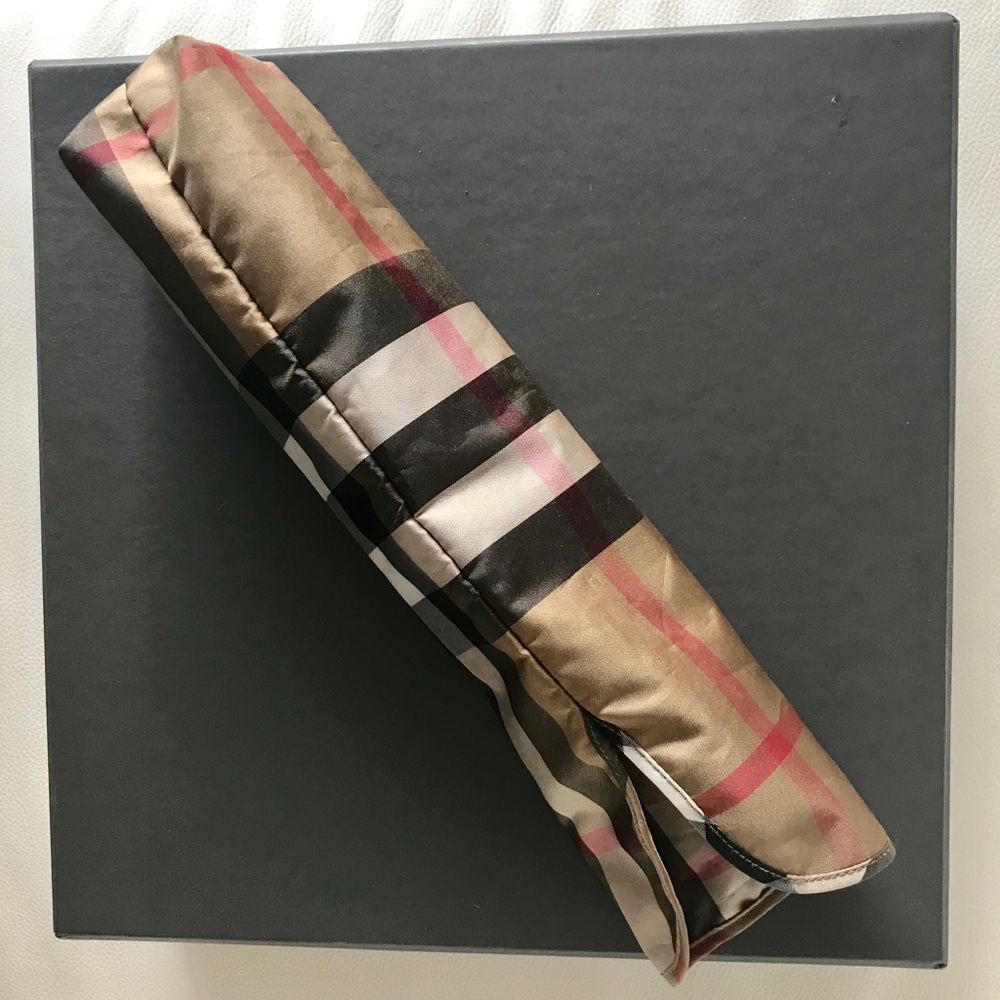 Burberry umbrella slip cover